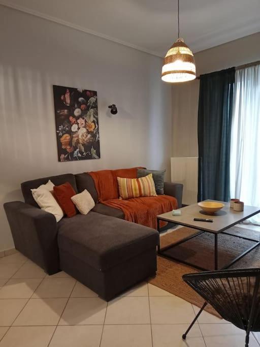 Central Artistic 2-Bedroom Apartment 79Sqm Триполис Екстериор снимка