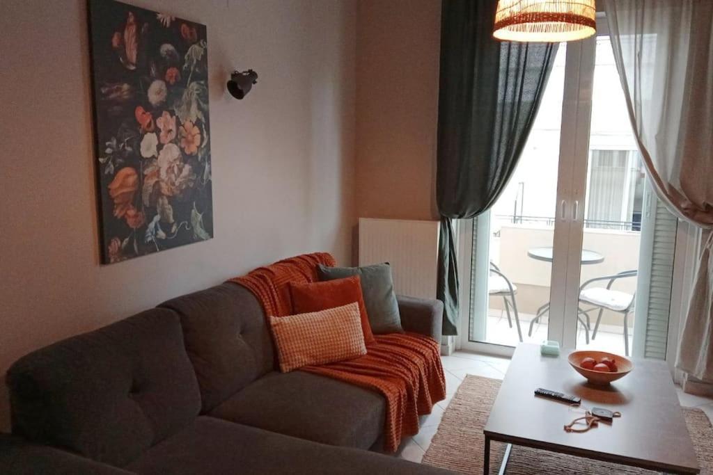 Central Artistic 2-Bedroom Apartment 79Sqm Триполис Екстериор снимка