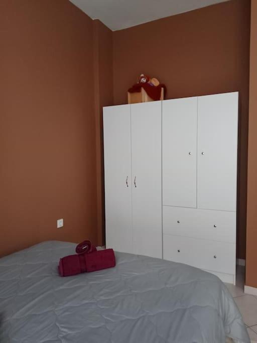 Central Artistic 2-Bedroom Apartment 79Sqm Триполис Екстериор снимка