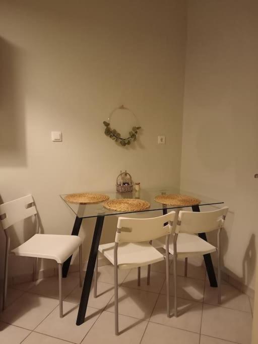 Central Artistic 2-Bedroom Apartment 79Sqm Триполис Екстериор снимка