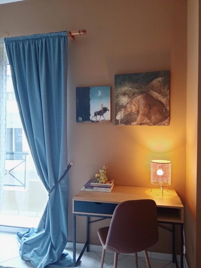 Central Artistic 2-Bedroom Apartment 79Sqm Триполис Екстериор снимка